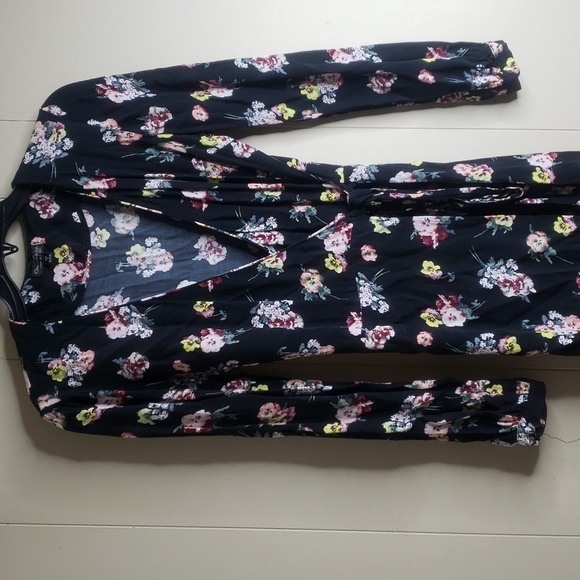 Miss Selfridge Long Sleeve Floral Wrap Dress (2) xsmall - Picture 3 of 6